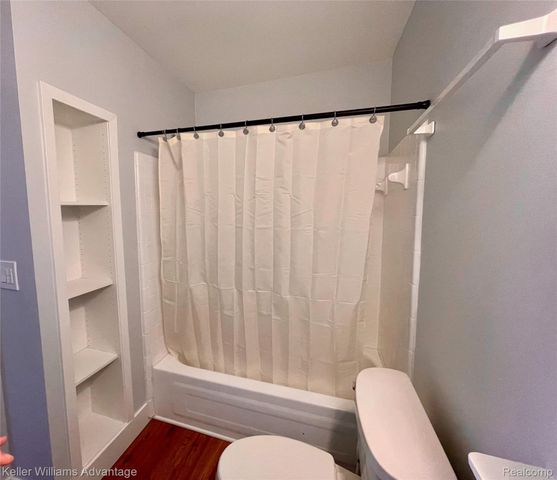 23594 N ROCKLEDGE, Novi, MI 48375