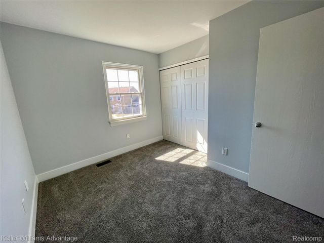 23594 N ROCKLEDGE, Novi, MI 48375