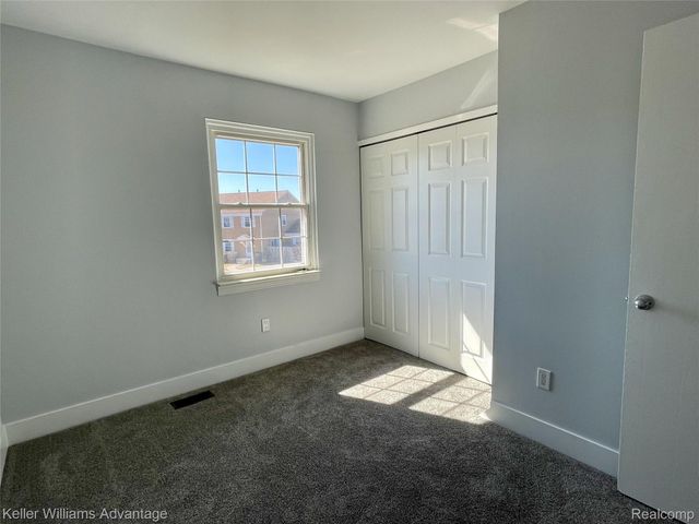 23594 N ROCKLEDGE, Novi, MI 48375