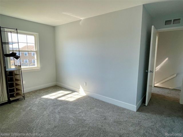 23594 N ROCKLEDGE, Novi, MI 48375