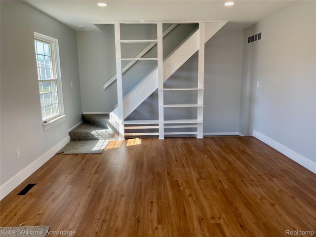 23594 N ROCKLEDGE, Novi, MI 48375