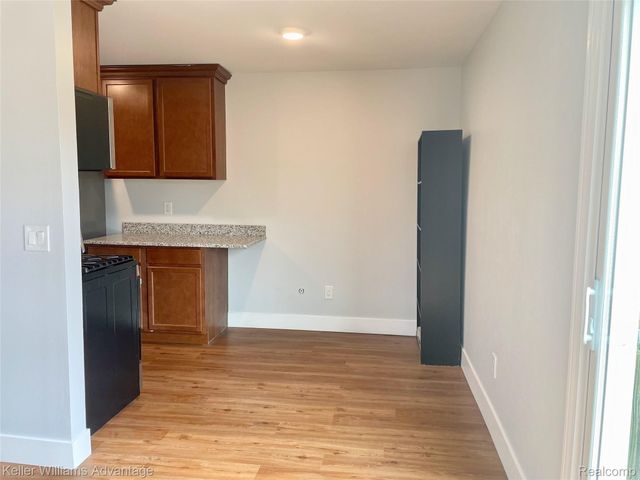 23594 N ROCKLEDGE, Novi, MI 48375