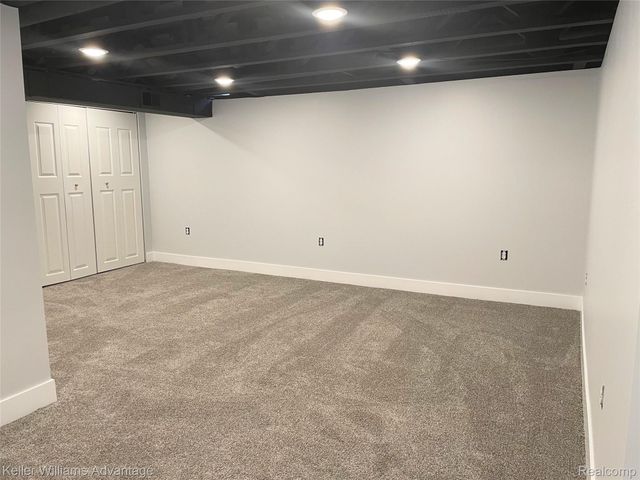 23594 N ROCKLEDGE, Novi, MI 48375