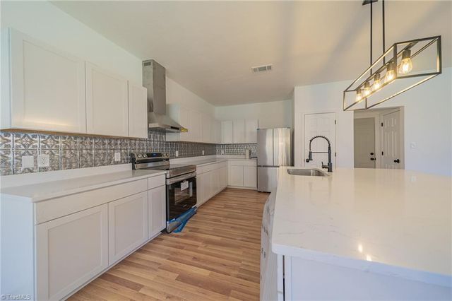 884 Jennifer Lane, High Point, NC 27265