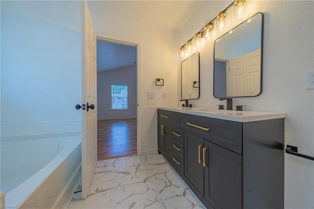 884 Jennifer Lane, High Point, NC 27265