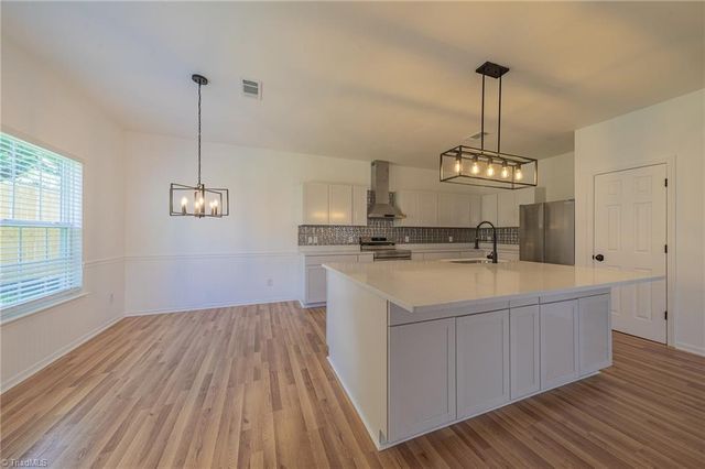 884 Jennifer Lane, High Point, NC 27265