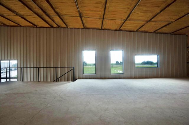 181 Ninety Four LN 110-210, Taylor, TX 76574