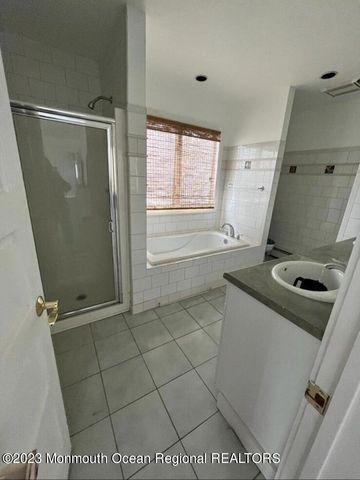 294 Roosevelt Avenue, Oakhurst, NJ 07755