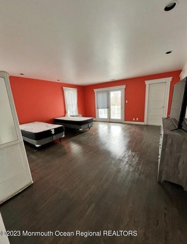 294 Roosevelt Avenue, Oakhurst, NJ 07755