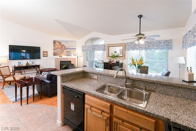 4920 Black Bear Road 204, Las Vegas, NV 89149