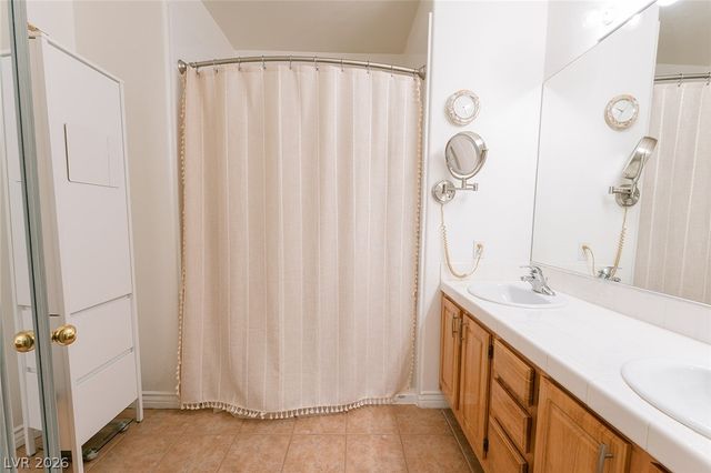 4920 Black Bear Road 204, Las Vegas, NV 89149