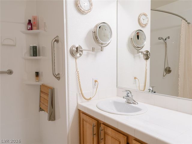 4920 Black Bear Road 204, Las Vegas, NV 89149