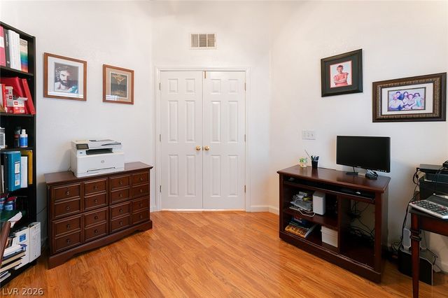 4920 Black Bear Road 204, Las Vegas, NV 89149