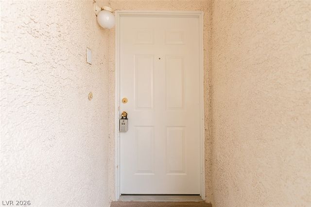 4920 Black Bear Road 204, Las Vegas, NV 89149