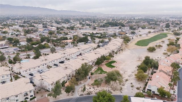 4920 Black Bear Road 204, Las Vegas, NV 89149