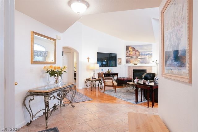 4920 Black Bear Road 204, Las Vegas, NV 89149