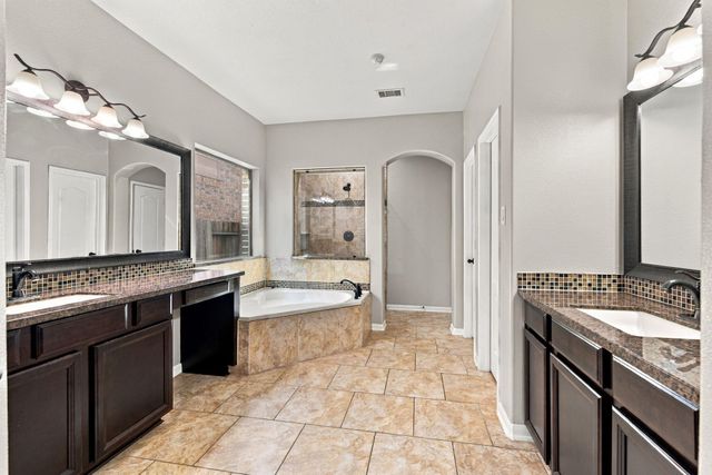 13102 Spear Trail Court, Rosharon, TX 77583