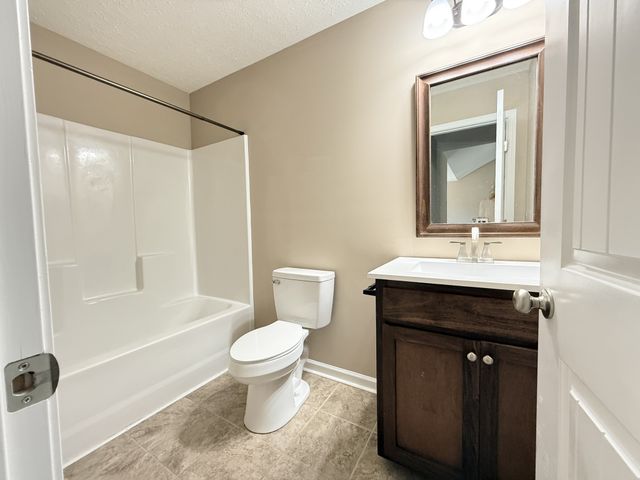 1041 Hurricane Rd, Tullahoma, TN 37388