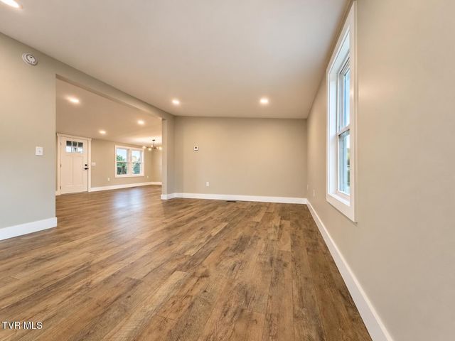 4112 Weaver Pike, Bluff City, TN 37618