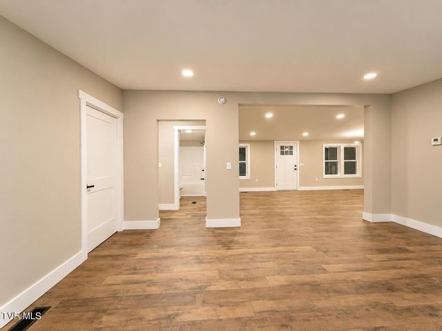 4112 Weaver Pike, Bluff City, TN 37618