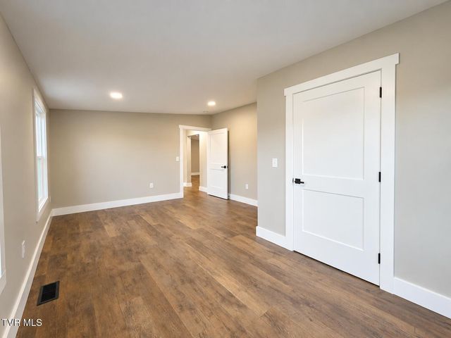 4112 Weaver Pike, Bluff City, TN 37618