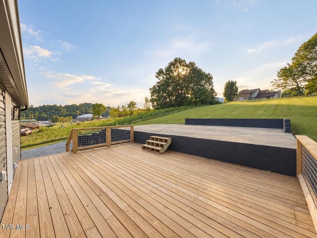 4112 Weaver Pike, Bluff City, TN 37618