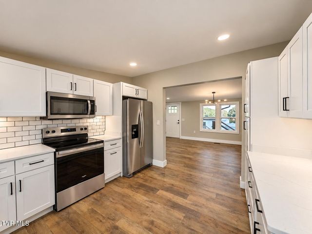 4112 Weaver Pike, Bluff City, TN 37618