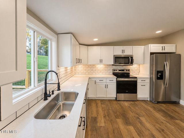 4112 Weaver Pike, Bluff City, TN 37618