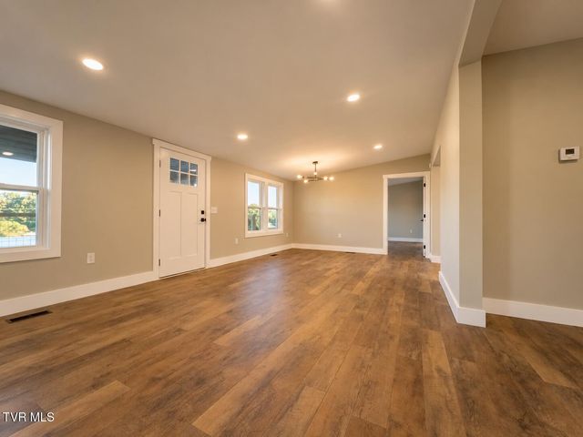 4112 Weaver Pike, Bluff City, TN 37618
