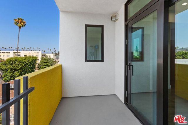 1525 N Hobart Boulevard, Los Angeles, CA 90027