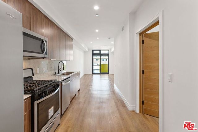 1525 N Hobart Boulevard, Los Angeles, CA 90027