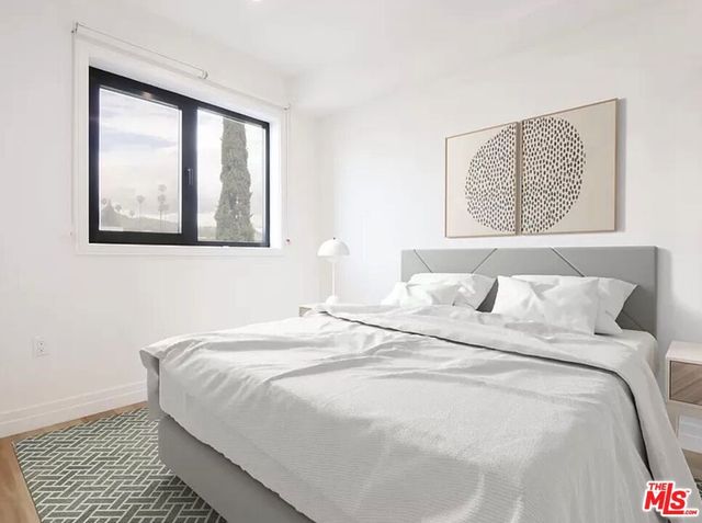 1525 N Hobart Boulevard, Los Angeles, CA 90027