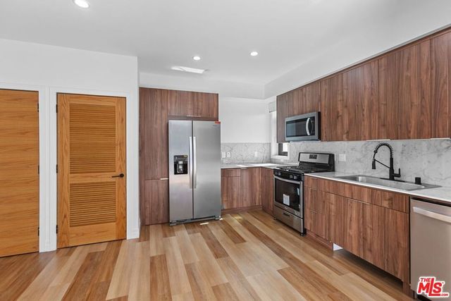 1525 N Hobart Boulevard, Los Angeles, CA 90027