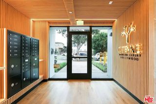 1525 N Hobart Boulevard, Los Angeles, CA 90027