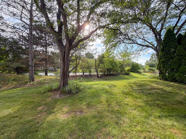 2615 Oakshire Court, Aurora, IL 60502