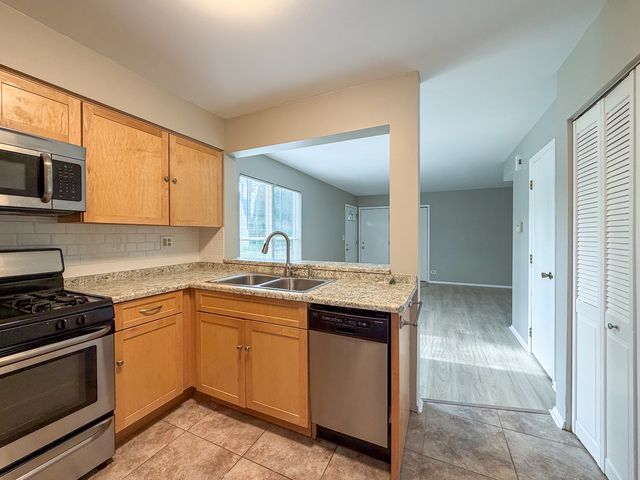 2615 Oakshire Court, Aurora, IL 60502