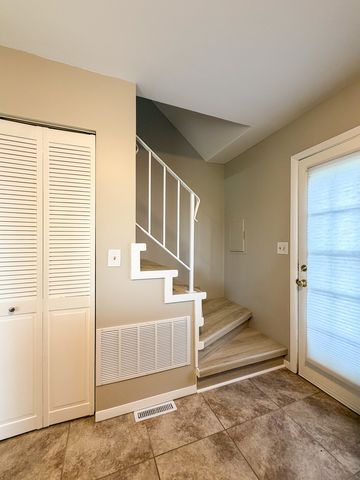2615 Oakshire Court, Aurora, IL 60502