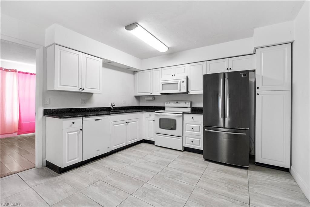 Image 2 of property listing at Address unavailable.