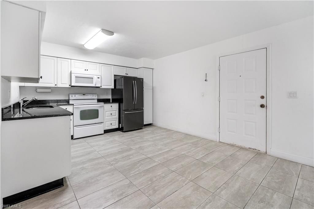 Image 4 of property listing at Address unavailable.