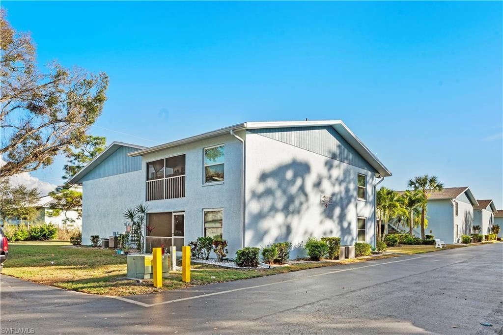 Image 9 of property listing at Address unavailable.