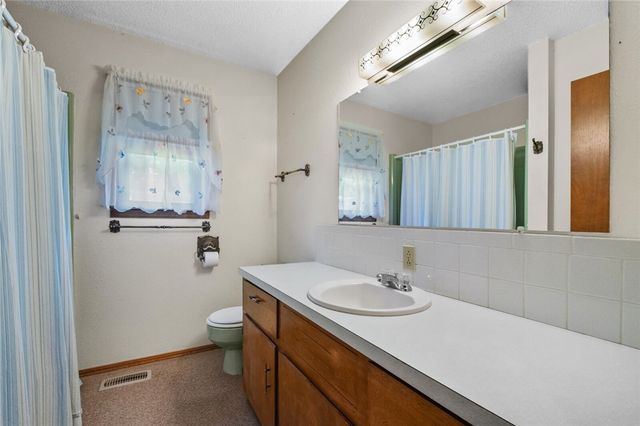 1001 Alma Avenue, Berryville, AR 72616