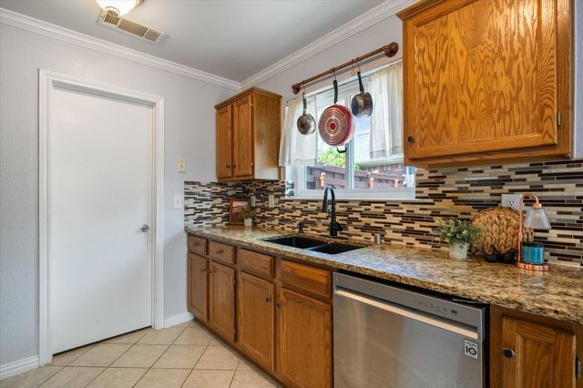 2906 Yukon Drive, Corinth, TX 76210