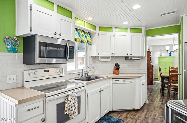 137 Nicklaus BLVD, North Fort Myers, FL 33903