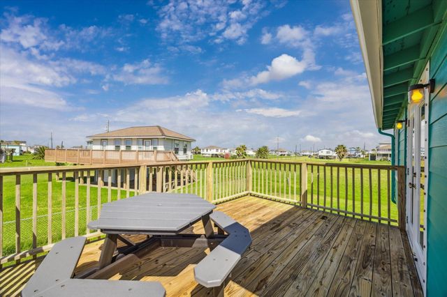 4014 2nd Street, Galveston, TX 77554