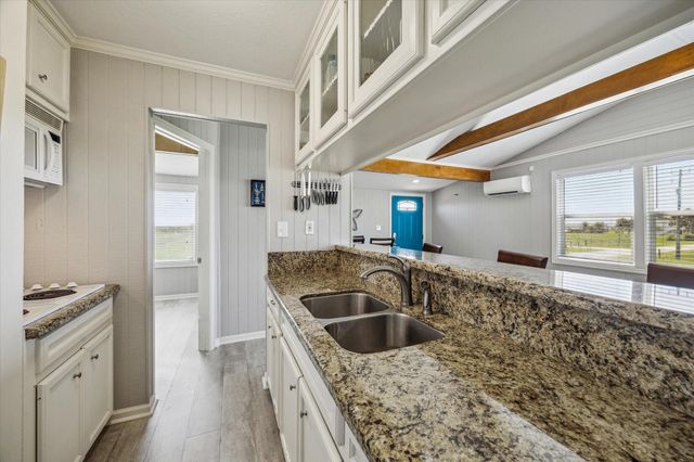 4014 2nd Street, Galveston, TX 77554