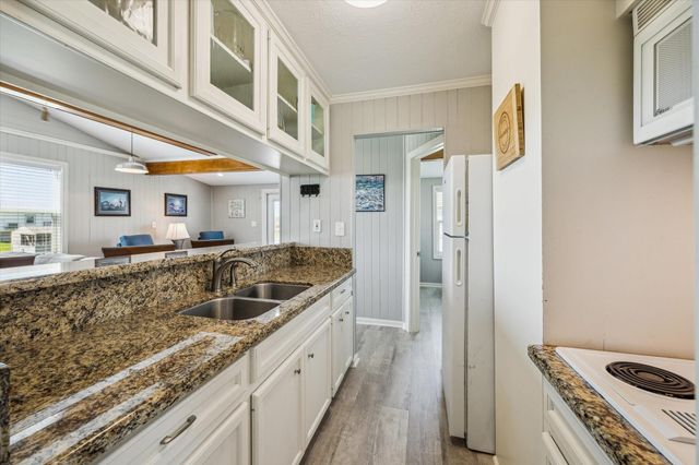 4014 2nd Street, Galveston, TX 77554