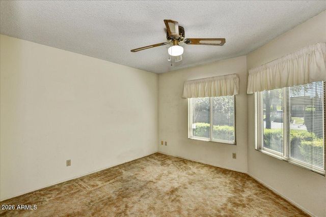 9820 W KERRY Lane, Peoria, AZ 85382