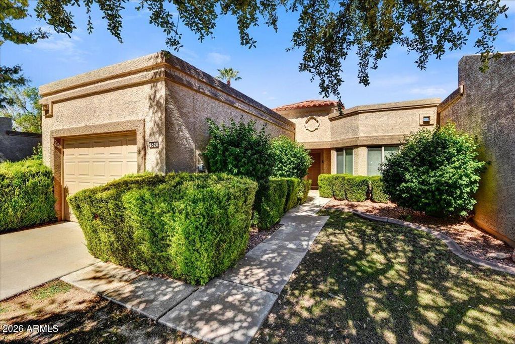 9820 W KERRY Lane, Peoria, AZ 85382