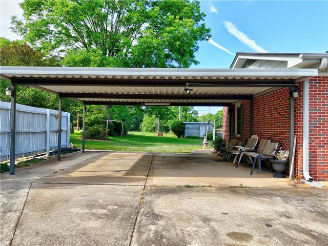 307 Calhoun Road, Belton, SC 29627