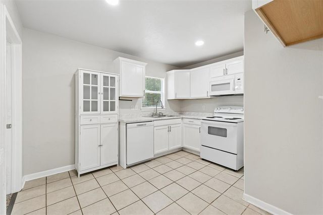 3913 SE 24th Street, Del City, OK 73115